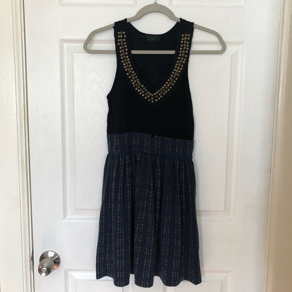 DuO black and plaid dress